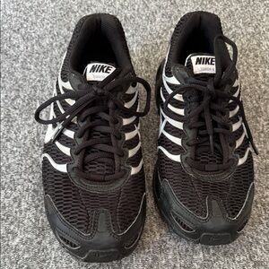Nike Torch 4 Black and Gray Athletic Shoes Size 8.5